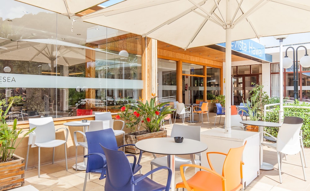 BLUESEA Montevista Hawai — Restaurant in Lloret de Mar, Catalonia