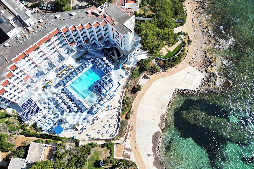 Hotel Mongibello Ibiza — Hotel building in Santa Eulalia, Balearic Islands