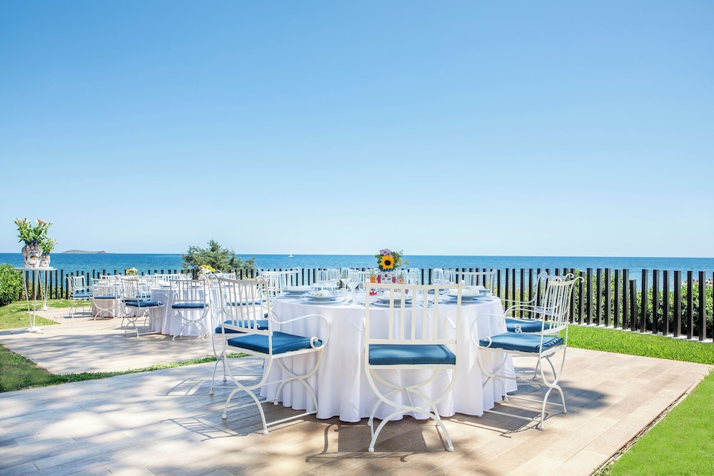 Hotel Mongibello Ibiza — Hotel building in Santa Eulalia, Balearic Islands