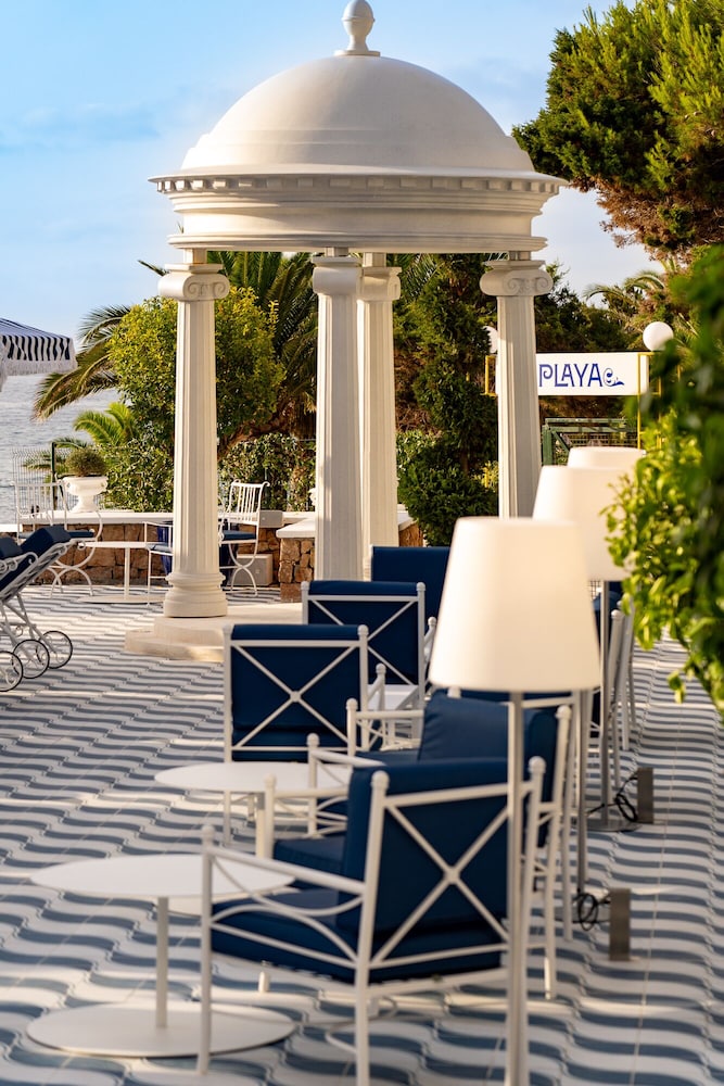 Hotel Mongibello Ibiza — Restaurant & bars in Santa Eulalia, Balearic Islands