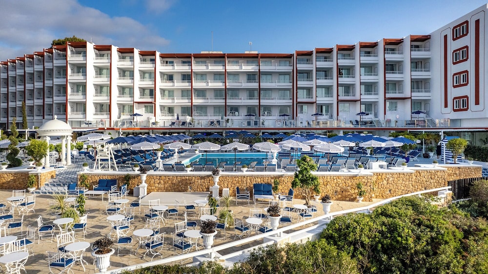 Hotel Mongibello Ibiza — Hotel building in Santa Eulalia, Balearic Islands