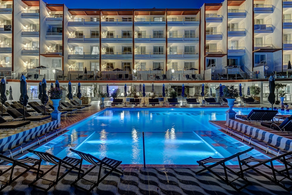 Hotel Mongibello Ibiza — Swimming pool in Santa Eulalia, Balearic Islands