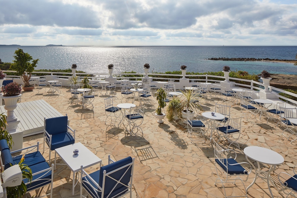 Hotel Mongibello Ibiza — Restaurant & bars in Santa Eulalia, Balearic Islands