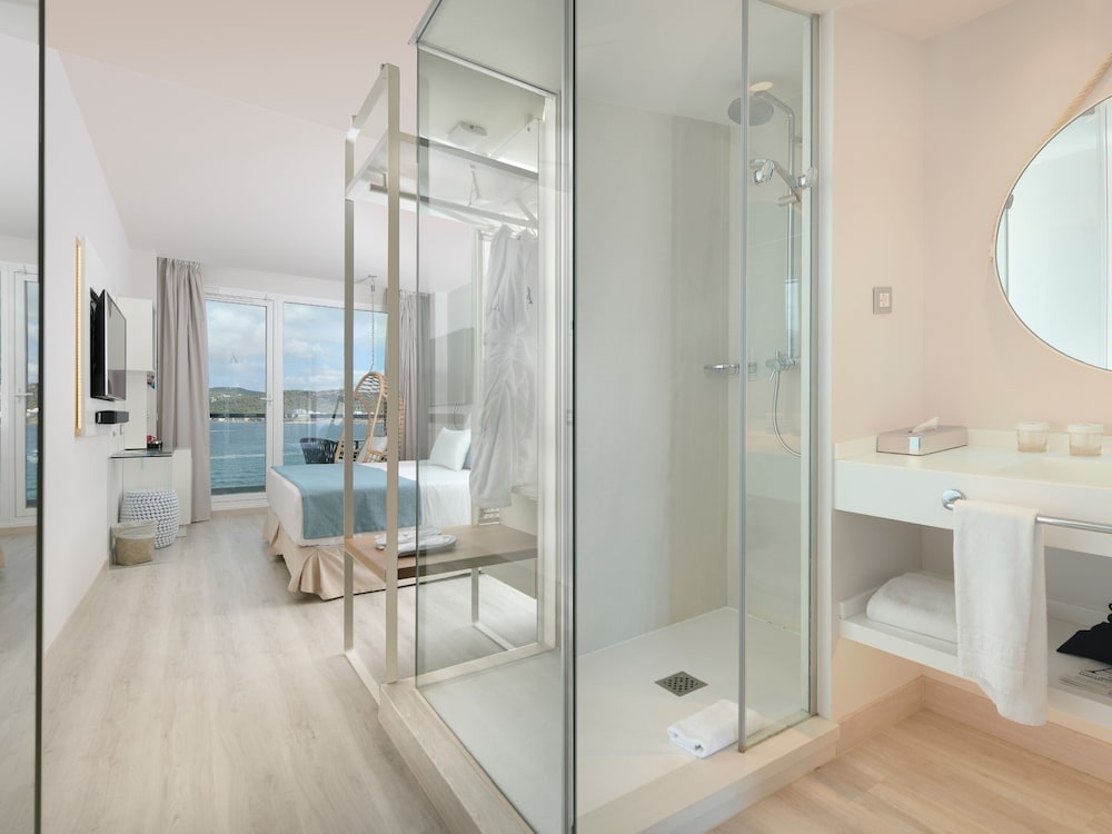 Amàre Beach Hotel Ibiza - Adults Recommended — Hotel rooms in San Antonio, Balearic Islands
