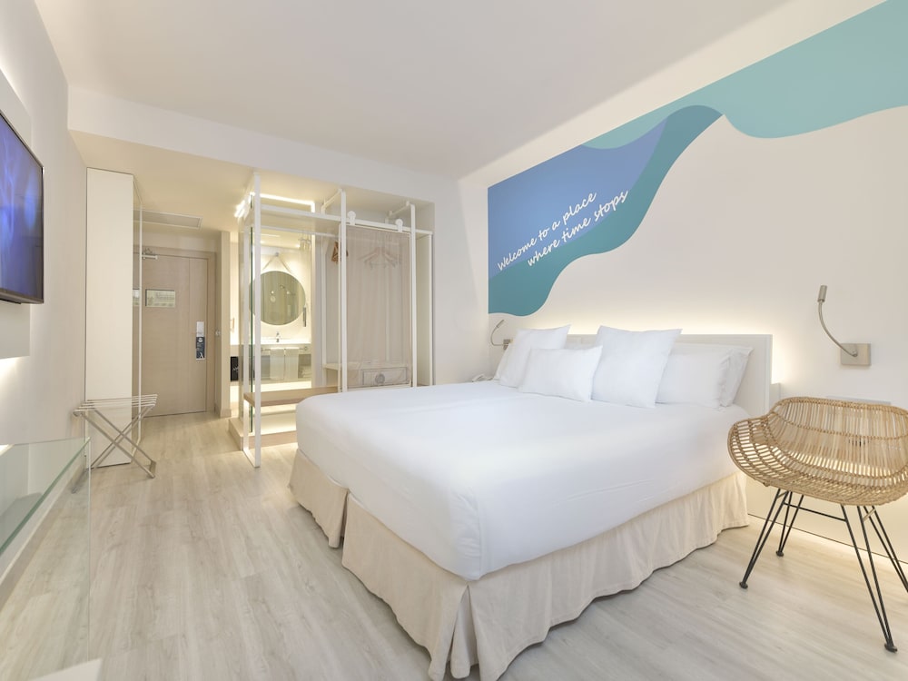 Amàre Beach Hotel Ibiza - Adults Recommended — Hotel rooms in San Antonio, Balearic Islands