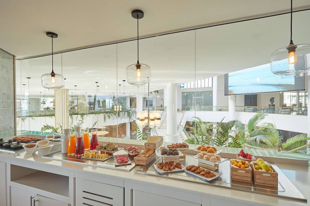 Grand Hyatt Lanzarote Playa Dorada Resort — Restaurant & bars in Playa Blanca, Canary Islands
