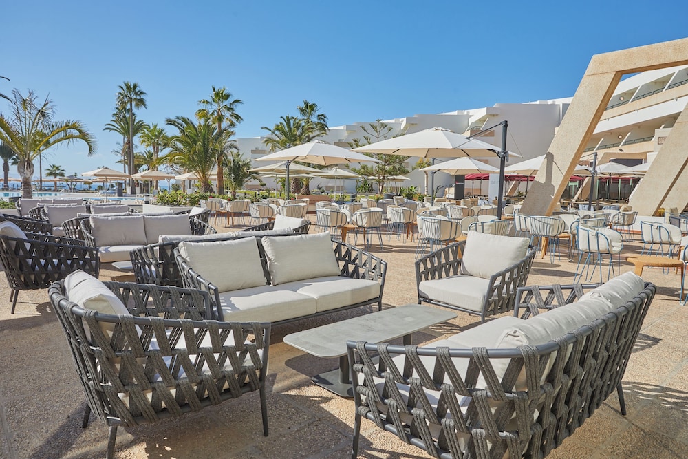 Grand Hyatt Lanzarote Playa Dorada Resort — Restaurant & bars in Playa Blanca, Canary Islands