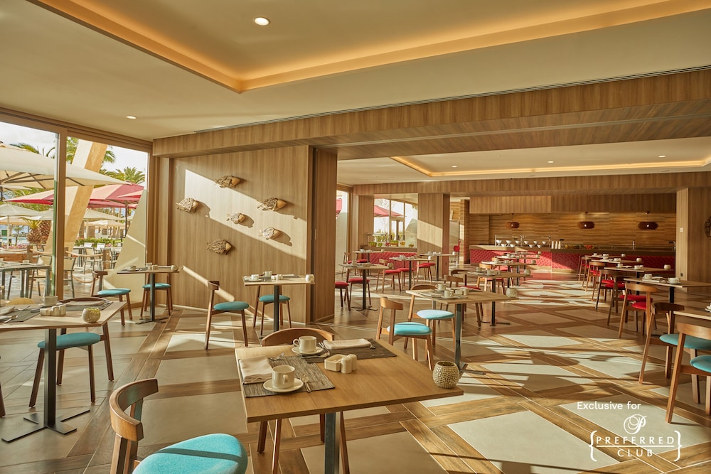 Grand Hyatt Lanzarote Playa Dorada Resort — Restaurant & bars in Playa Blanca, Canary Islands