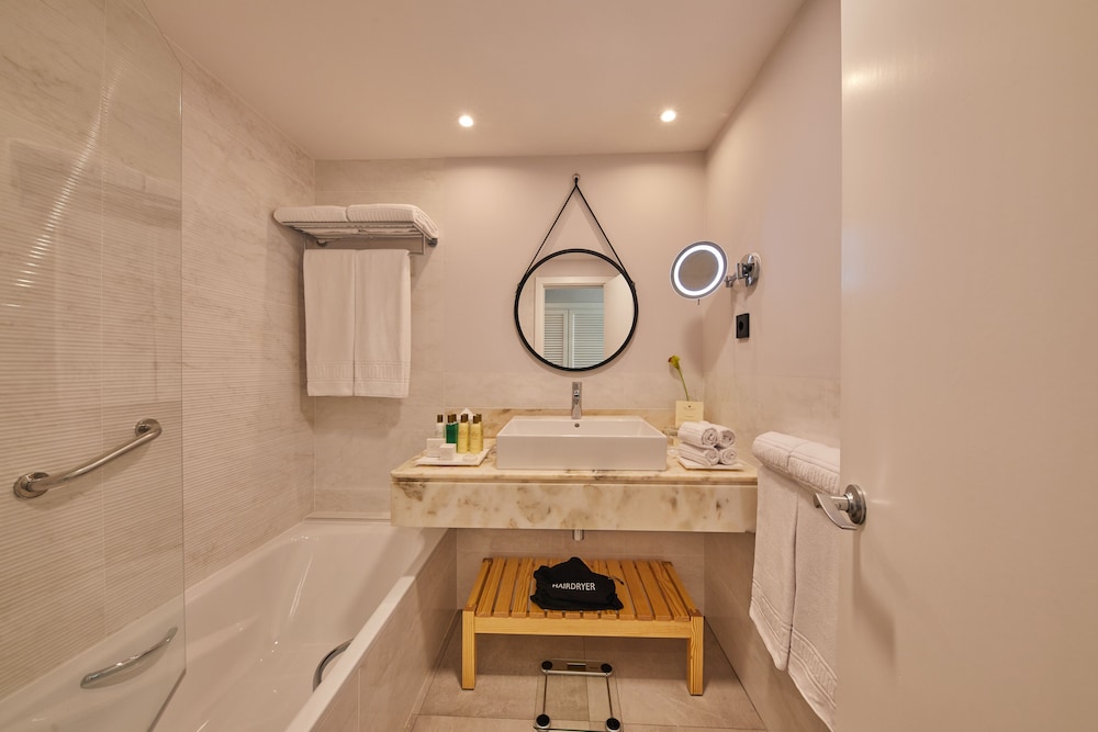 Grand Hyatt Lanzarote Playa Dorada Resort — Hotel rooms in Playa Blanca, Canary Islands