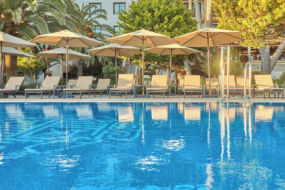 Secrets Mallorca Villamil Resort & Spa -Adults Only - Hyatt Inclusive Collection — Swimming pool in Peguera, Balearic Islands