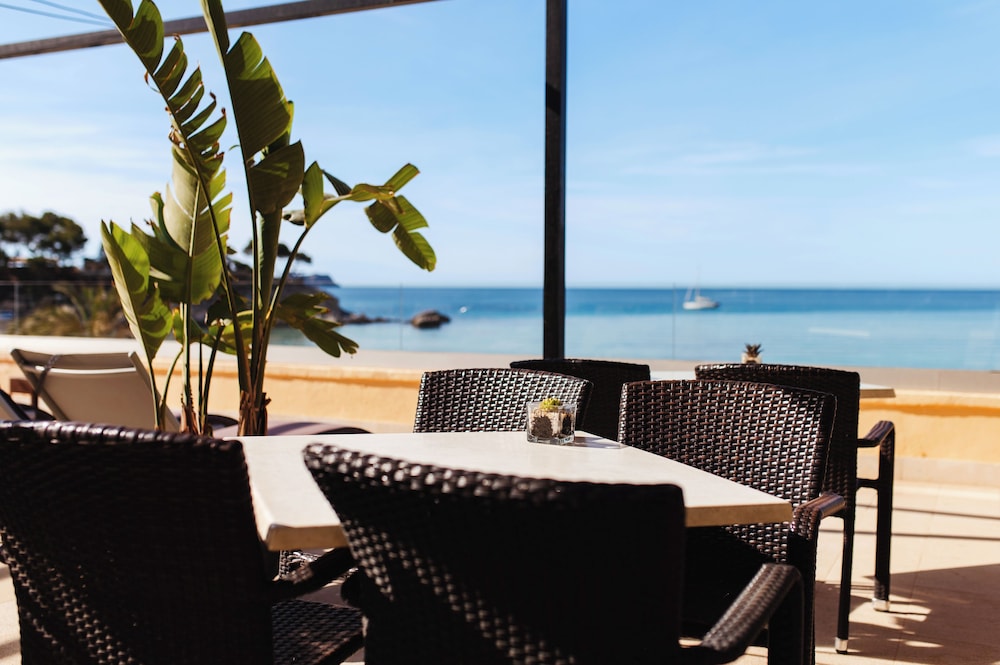 Secrets Mallorca Villamil Resort & Spa -Adults Only - Hyatt Inclusive Collection — Restaurant & bars in Peguera, Balearic Islands