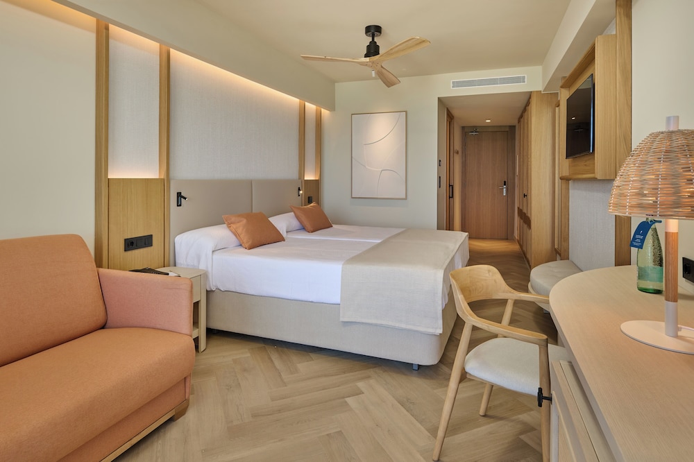 Hipotels Hotel Don Juan — Hotel rooms in Cala Millor, Balearic Islands