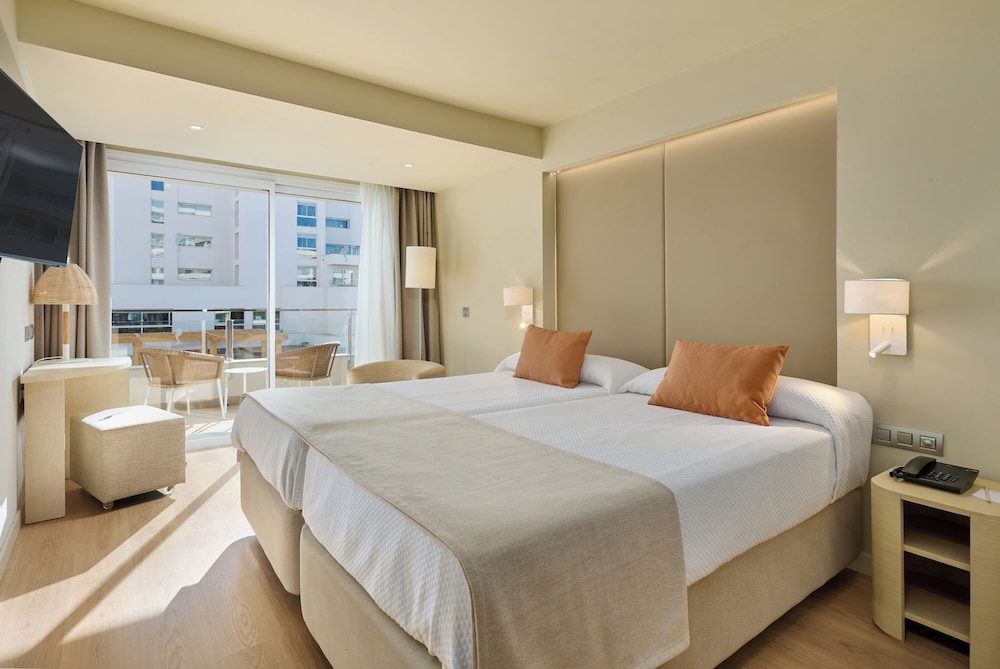 Hipotels Hotel Don Juan — Hotel rooms in Cala Millor, Balearic Islands