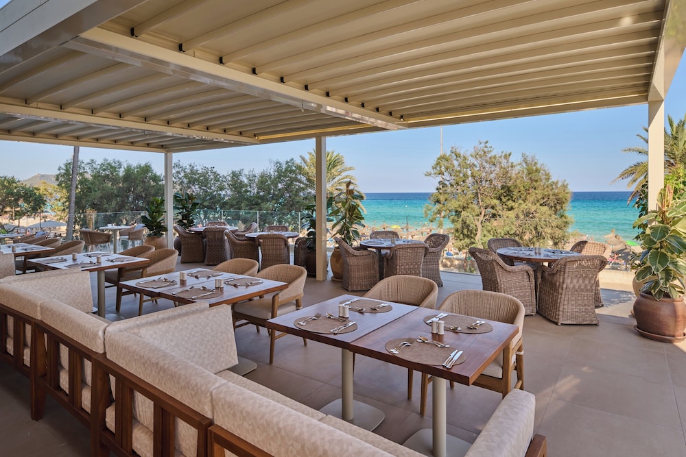 Hipotels Hotel Don Juan — Restaurant & bars in Cala Millor, Balearic Islands