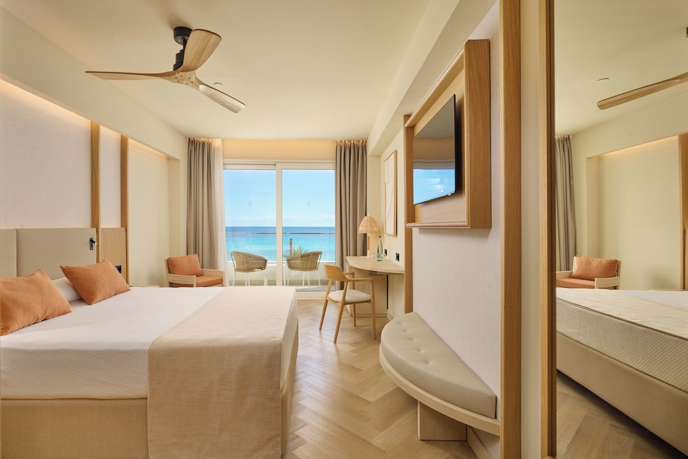 Hipotels Hotel Don Juan — Hotel rooms in Cala Millor, Balearic Islands