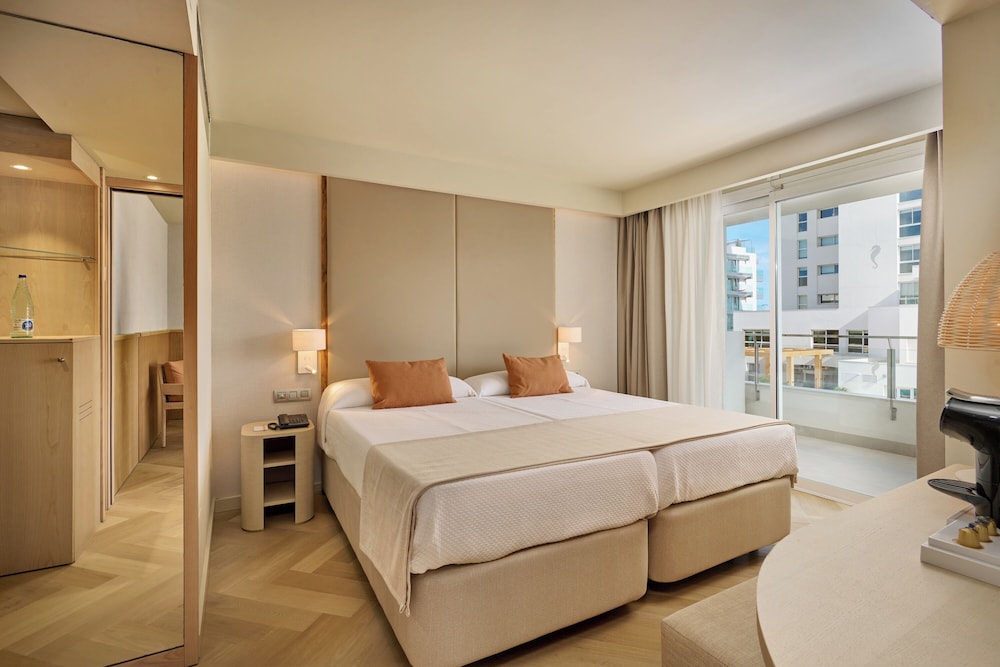 Hipotels Hotel Don Juan — Hotel rooms in Cala Millor, Balearic Islands