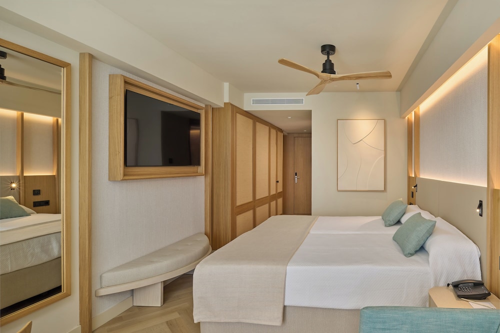 Hipotels Hotel Don Juan — Hotel rooms in Cala Millor, Balearic Islands