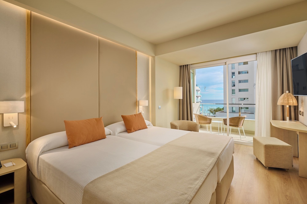 Hipotels Hotel Don Juan — Hotel rooms in Cala Millor, Balearic Islands