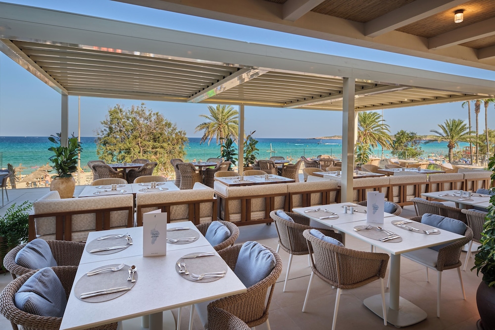 Hipotels Hotel Don Juan — Restaurant & bars in Cala Millor, Balearic Islands