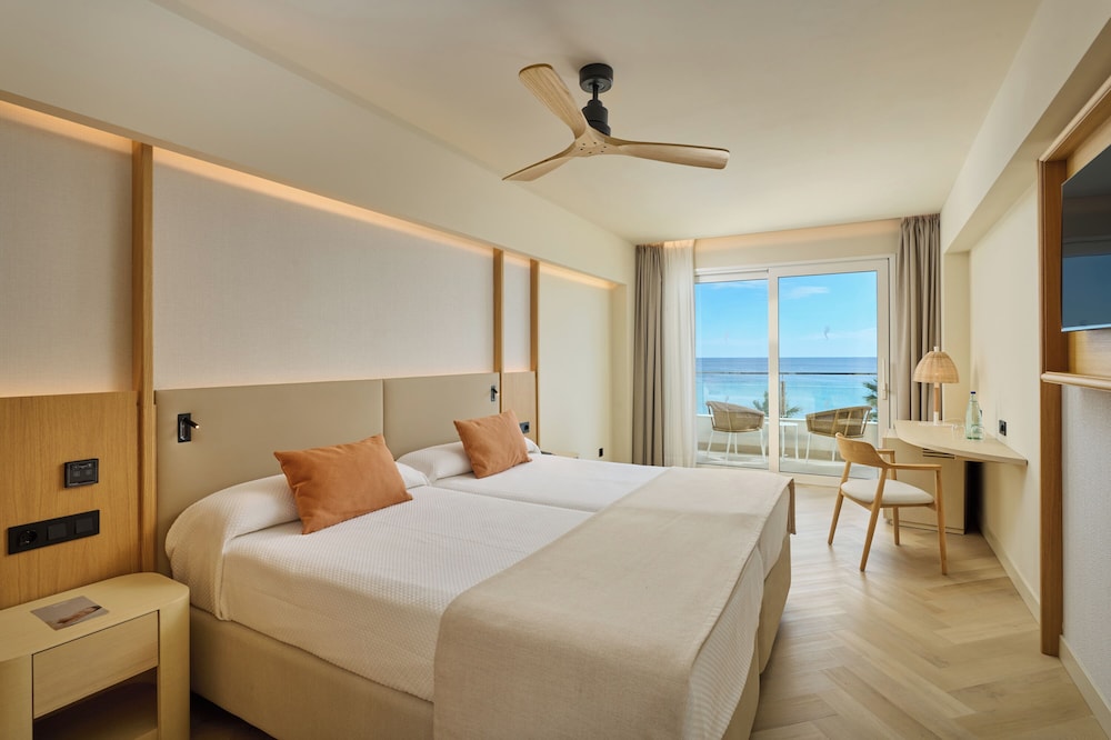 Hipotels Hotel Don Juan — Hotel rooms in Cala Millor, Balearic Islands