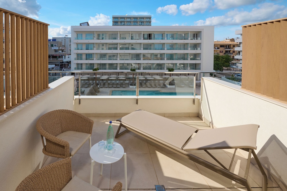 Hipotels Hotel Don Juan — Hotel building in Cala Millor, Balearic Islands