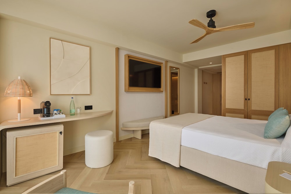 Hipotels Hotel Don Juan — Hotel rooms in Cala Millor, Balearic Islands