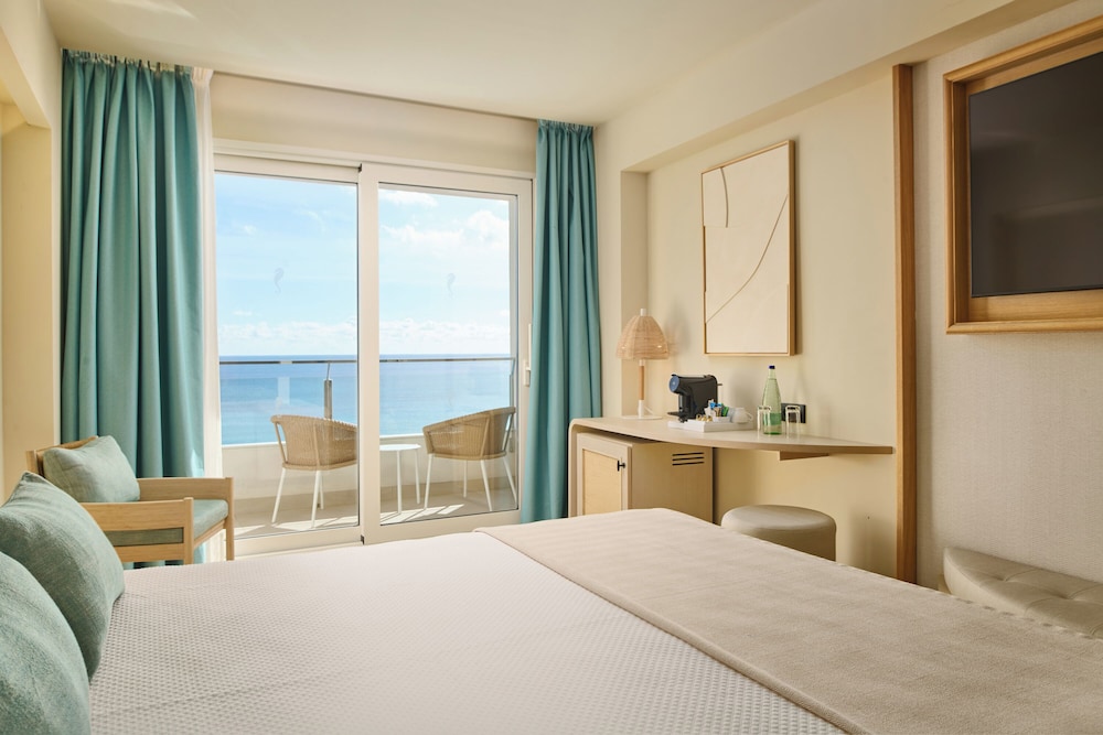 Hipotels Hotel Don Juan — Hotel rooms in Cala Millor, Balearic Islands