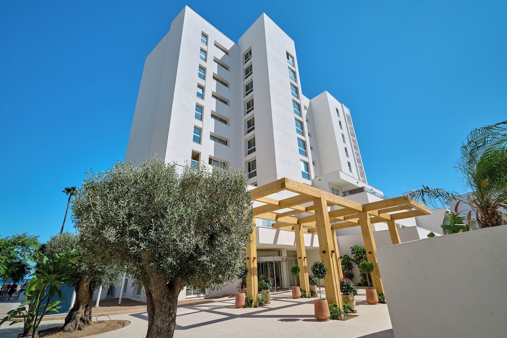 Hipotels Hotel Don Juan — Hotel building in Cala Millor, Balearic Islands