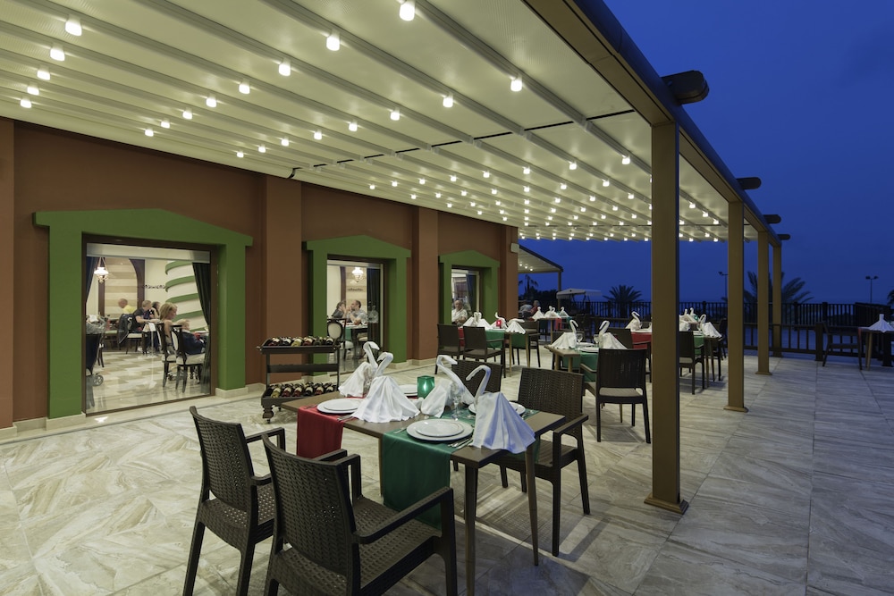 Alba Resort Hotel - Ultra All Inclusive — Restaurant & bars in Side