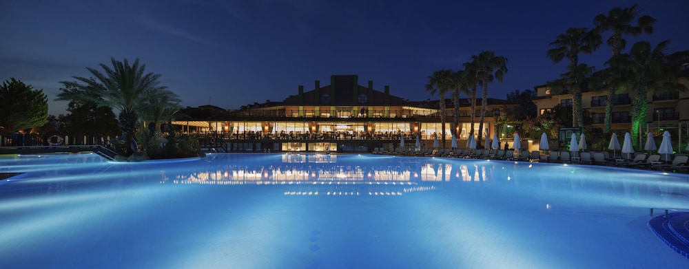 Alba Resort Hotel - Ultra All Inclusive — Swimming pool in Side