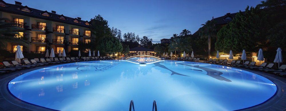 Alba Resort Hotel - Ultra All Inclusive — Swimming pool in Side