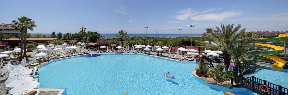 Alba Resort Hotel - Ultra All Inclusive — Swimming pool in Side