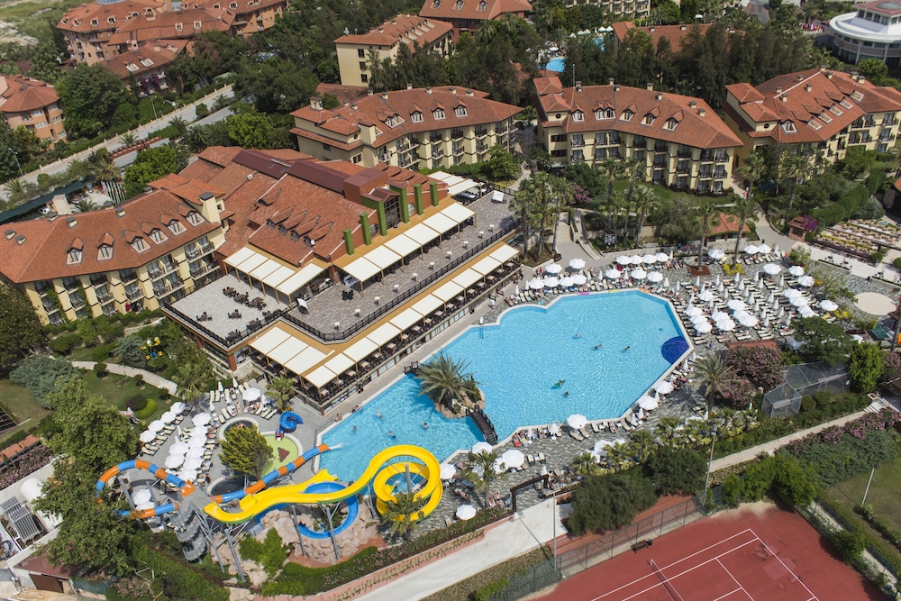 Alba Resort Hotel - Ultra All Inclusive — Swimming pool in Side