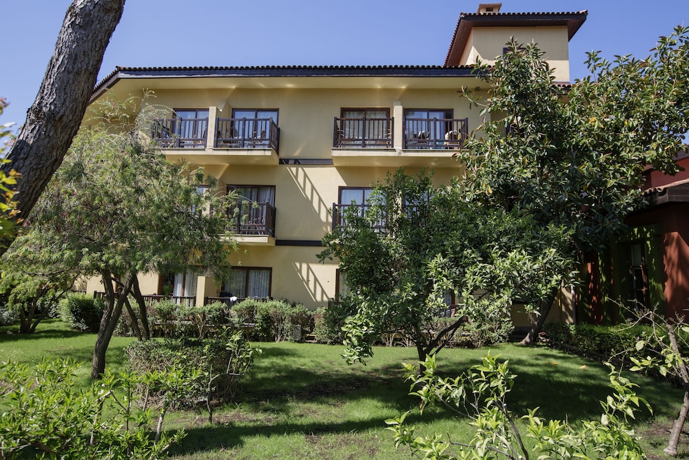 Alba Resort Hotel - Ultra All Inclusive — Hotel building in Side