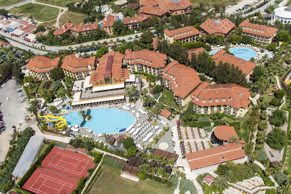 Alba Resort Hotel - Ultra All Inclusive — Swimming pool in Side
