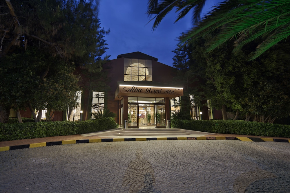 Alba Resort Hotel - Ultra All Inclusive — Hotel building in Side