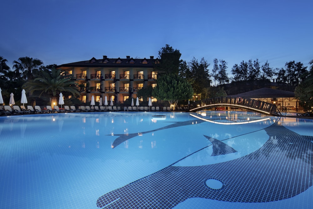 Alba Resort Hotel - Ultra All Inclusive — Swimming pool in Side