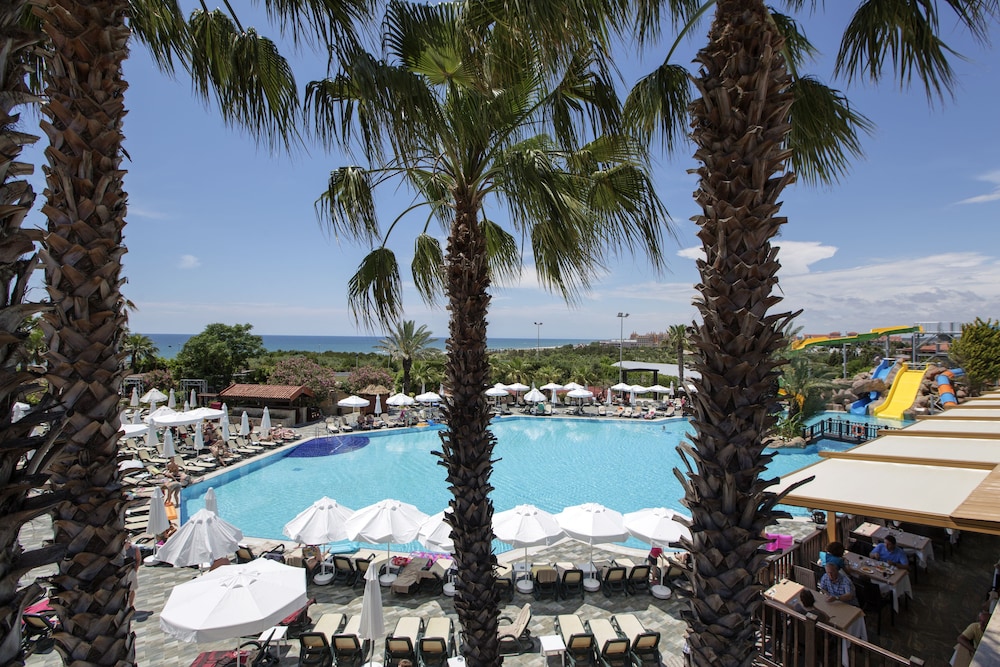 Alba Resort Hotel - Ultra All Inclusive — Swimming pool in Side