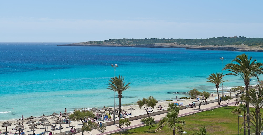 Hipotels Mercedes Aparthotel — Beach in Cala Millor, Balearic Islands