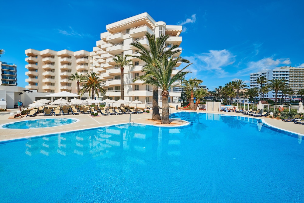 Hipotels Mercedes Aparthotel — Main photo in Cala Millor, Balearic Islands