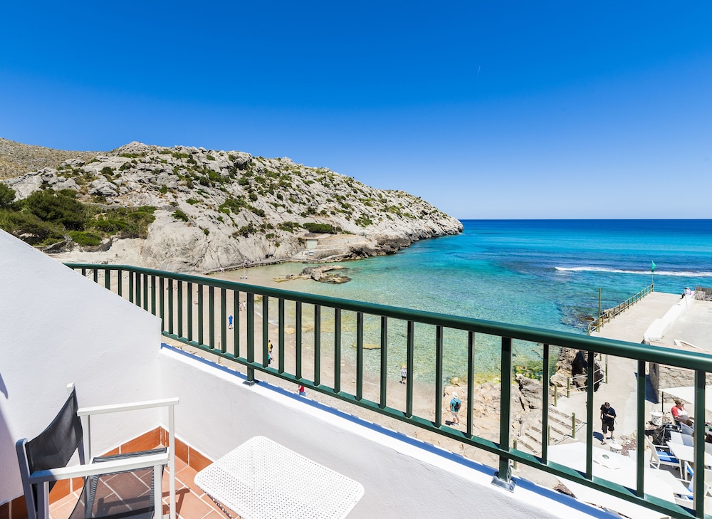 Hoposa Hotel Niu — Beach in Puerto Pollensa, Balearic Islands