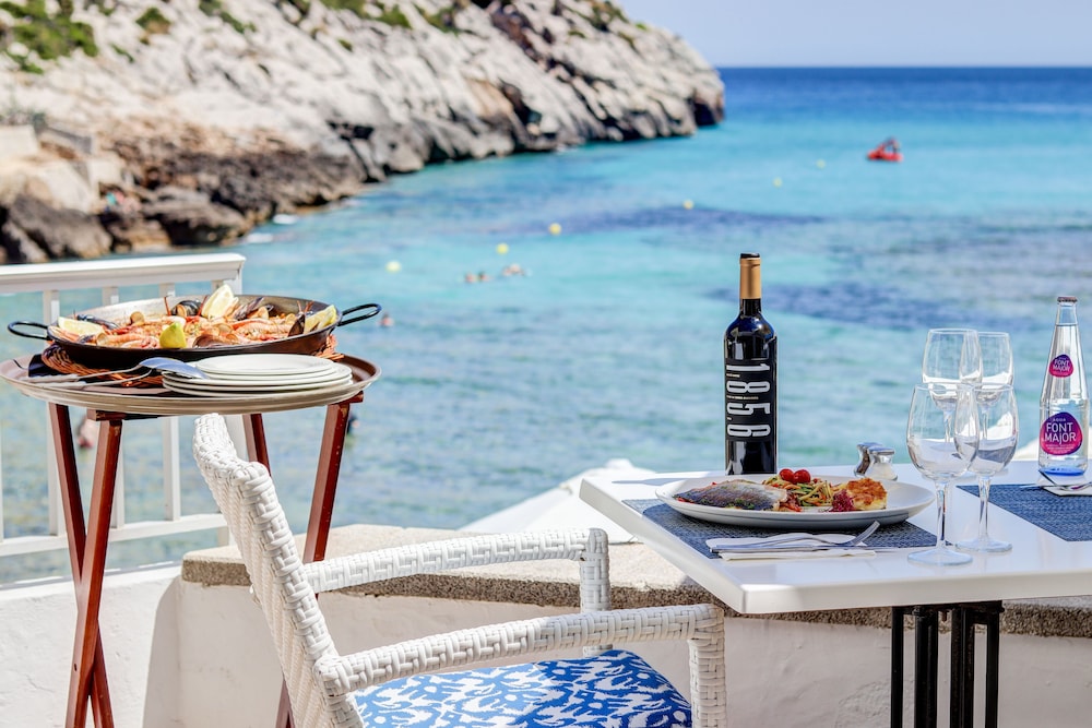 Hoposa Hotel Niu — Restaurant & bars in Puerto Pollensa, Balearic Islands