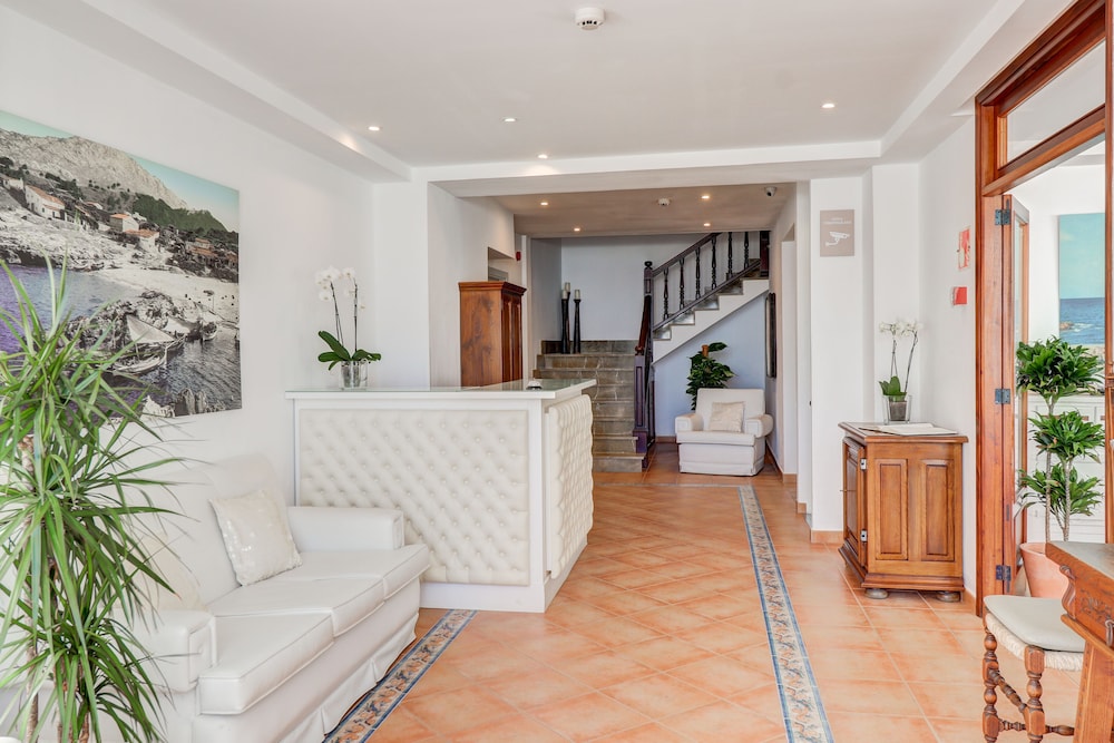 Hoposa Hotel Niu — Hotel building in Puerto Pollensa, Balearic Islands