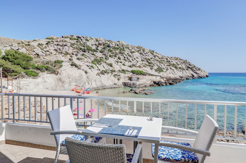 Hoposa Hotel Niu — Restaurant & bars in Puerto Pollensa, Balearic Islands