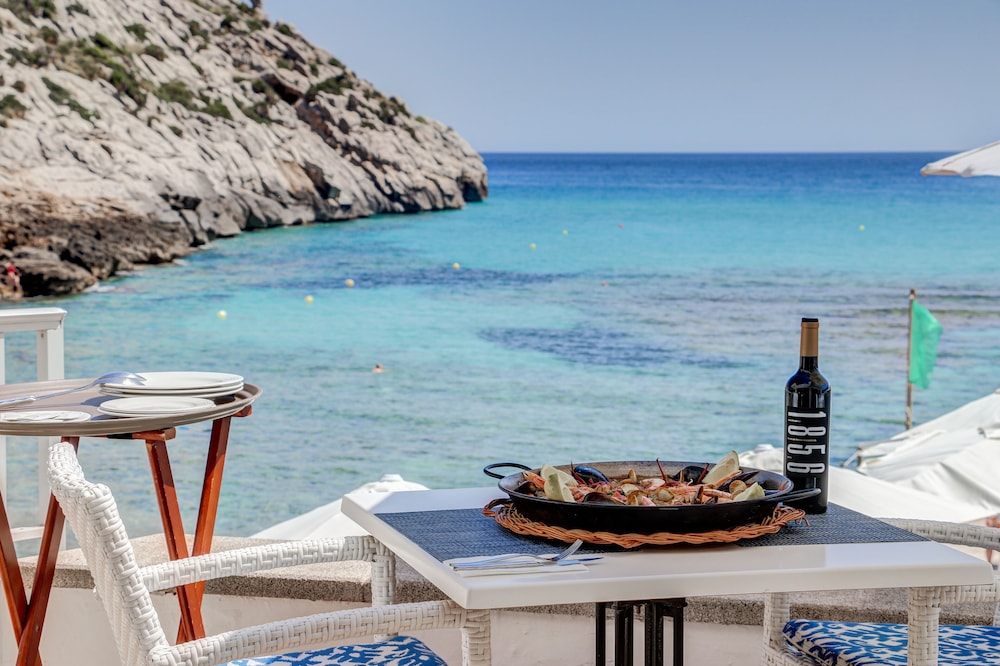 Hoposa Hotel Niu — Restaurant & bars in Puerto Pollensa, Balearic Islands