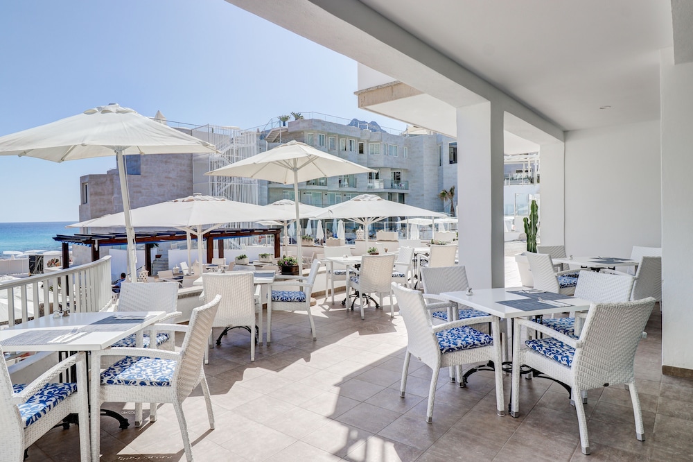 Hoposa Hotel Niu — Restaurant & bars in Puerto Pollensa, Balearic Islands