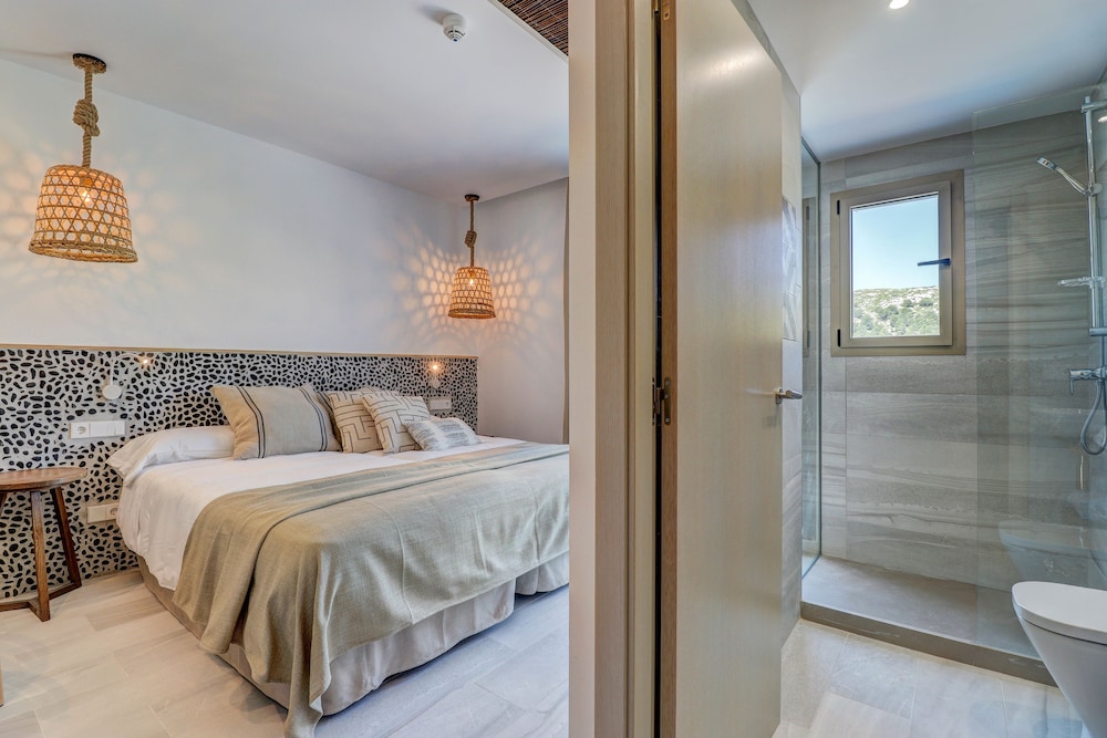Hoposa Pollentia - Adults Only — Hotel rooms in Puerto Pollensa, Balearic Islands