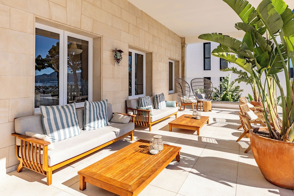 Hoposa Pollentia - Adults Only — Hotel building in Puerto Pollensa, Balearic Islands
