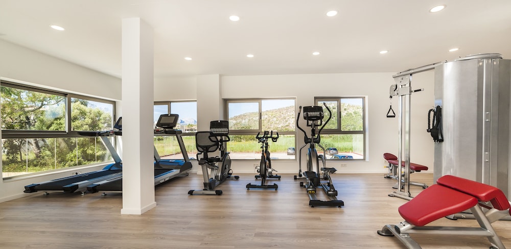 Hoposa Uyal — Sports & recreation in Puerto Pollensa, Balearic Islands