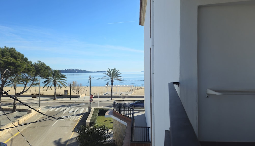 Hoposa Uyal — Beach in Puerto Pollensa, Balearic Islands